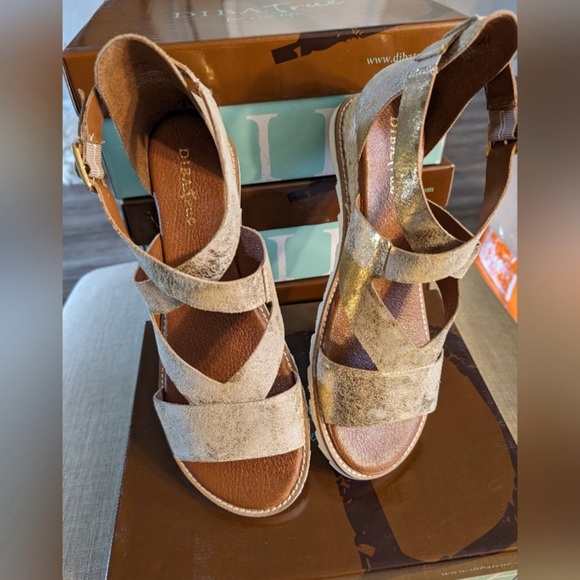 Diba True wedge sandle new in box - Picture 2 of 4